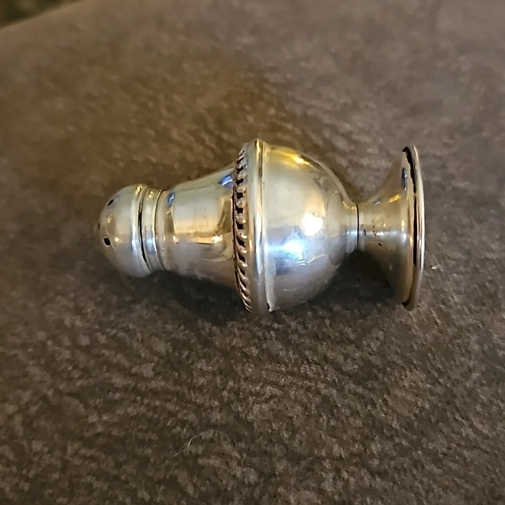 Vintage Silver Plated Salt or Pepper Shaker